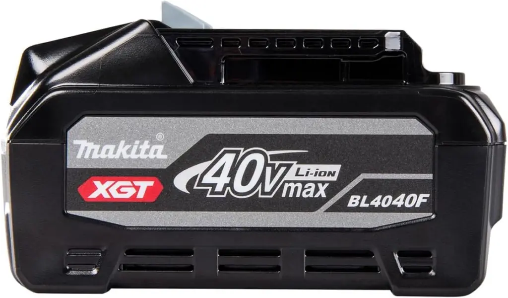 Ein Makita Tabless Akku BL4040F von der Seite