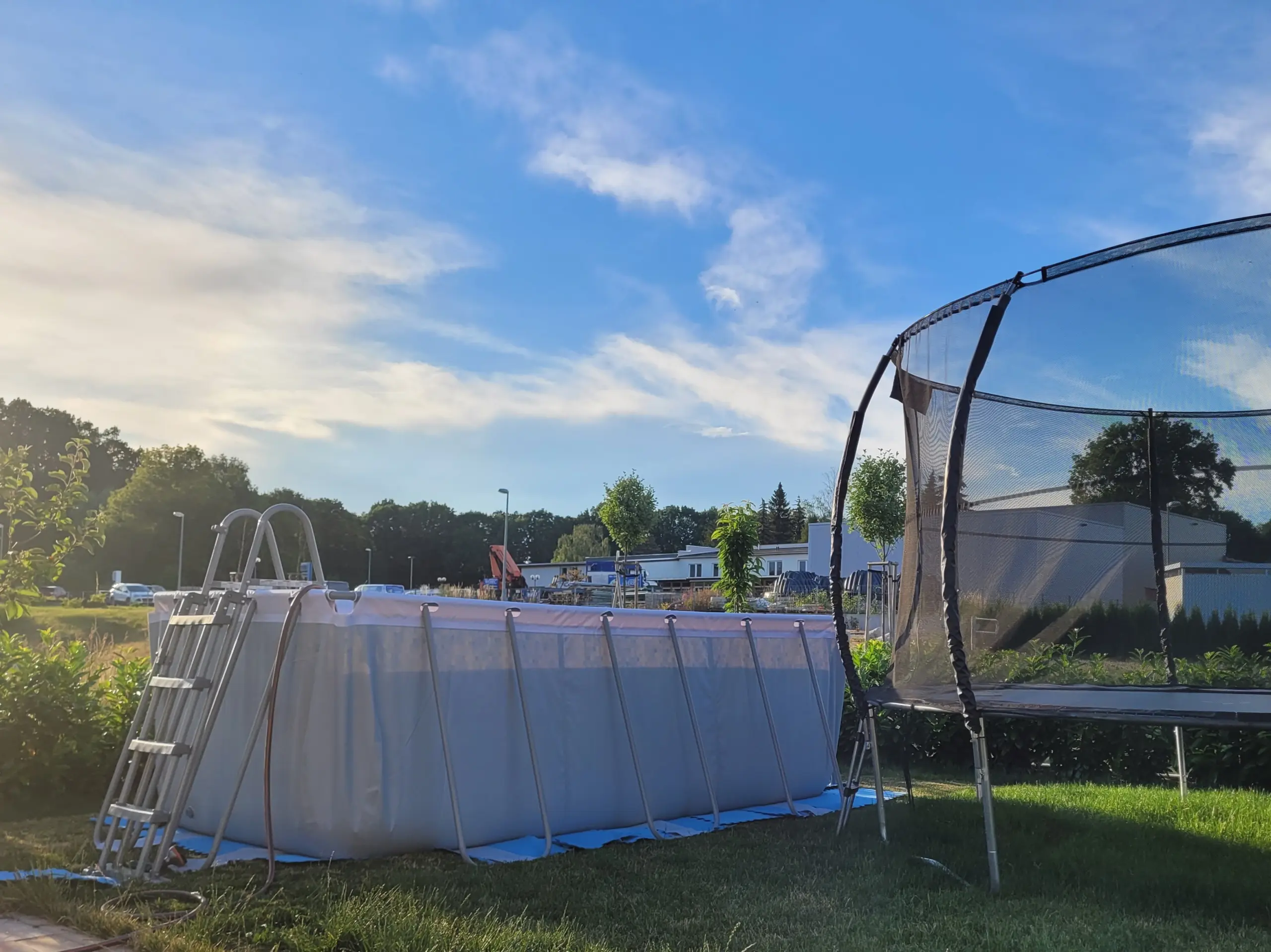 Fehler beim Aufstellen: Großer Frame-Pool nimmt die komplette Terrasse ein