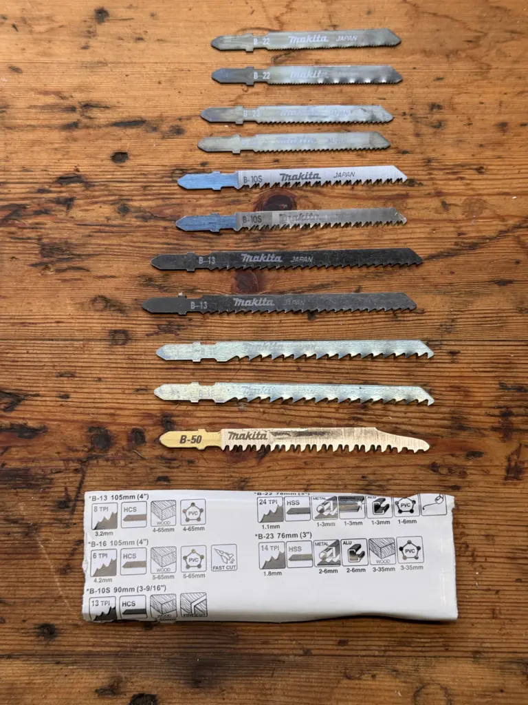 Makita Stichsägeblätter mit Übersicht zu TPI, HCS, HSS und Materialien