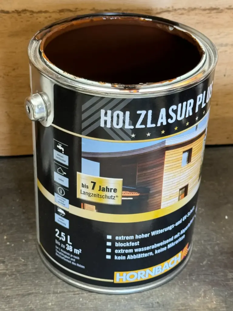 Originaldose Hornbach Holzlasur Plus in braunem Farbton, geöffnet
