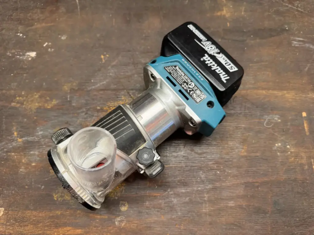 Makita DRT50 Erfahrungen mit 5-Ah-LXT-Akku auf der Werkbank