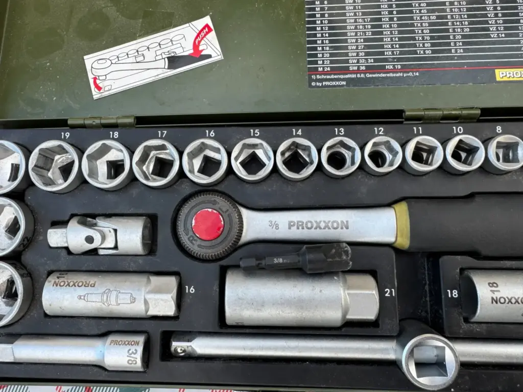 PROXXON 23 110 mit 16-mm-Stecknuss für die Worx Vision Radmutter
