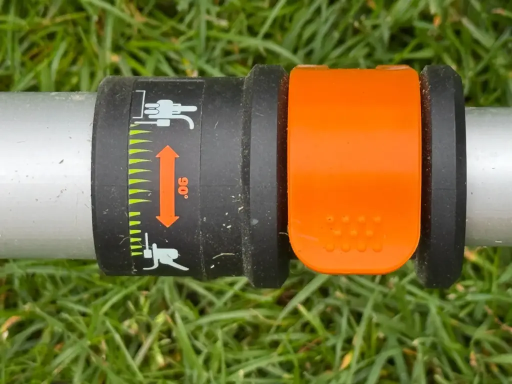 Worx WG163E 90 Grad Verstellung für Rasenkanten an Terrasse und Wegen