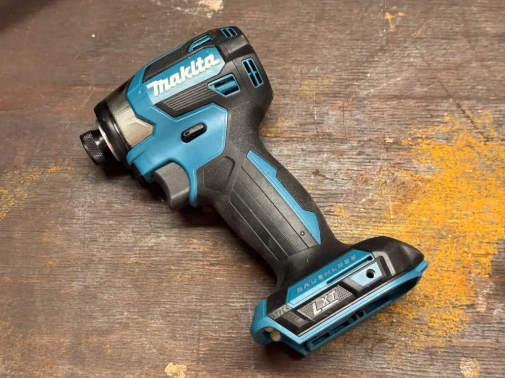 Makita DTD173 Erfahrungen: eigener 18V LXT Brushless Drehschlagschrauber ohne Akku